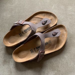 Womens size 10 Birkenstocks- like new!!!